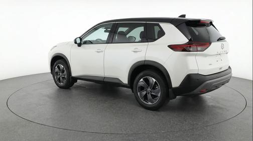 Everest White Pearl Tricoat 2025 Nissan Rogue SV