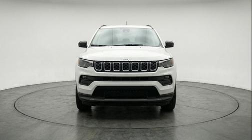 Bright White Clearcoat 2025 Jeep Compass Latitude
