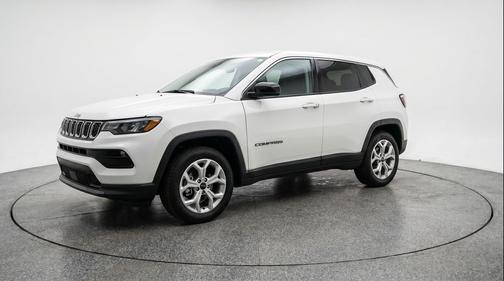Bright White Clearcoat 2025 Jeep Compass Latitude