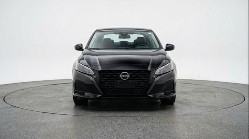 Super Black 2025 Nissan Altima SV FWD