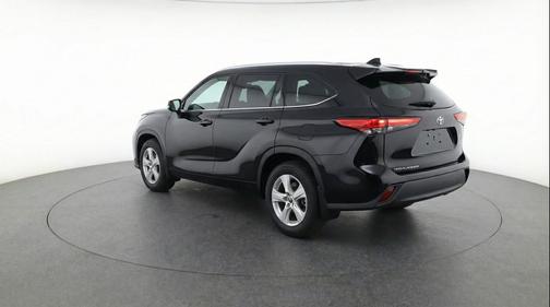 Midnight Black Metallic 2025 Toyota Highlander LE