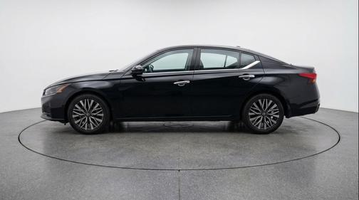 Super Black 2025 Nissan Altima SV FWD
