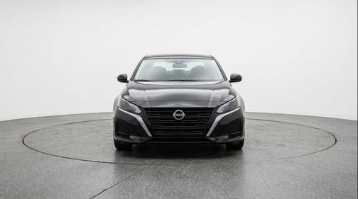 Super Black 2025 Nissan Altima SV FWD