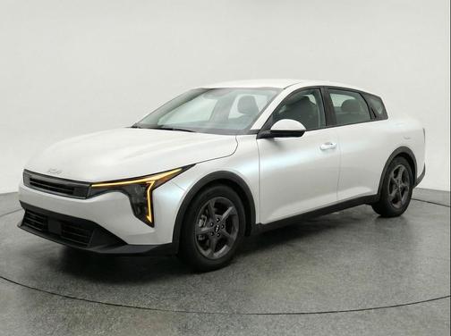 Snow White Pearl 2025 Kia K4 LXS
