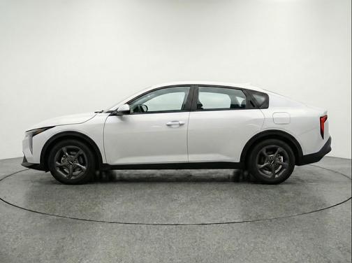 Snow White Pearl 2025 Kia K4 LXS