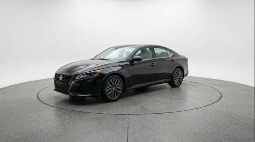 Super Black 2025 Nissan Altima SV FWD