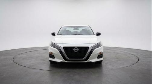Glacier White 2025 Nissan Altima SV FWD