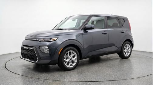 Gravity Gray 2025 Kia Soul LX