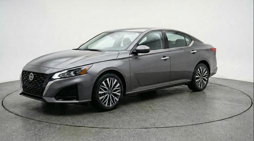 Gun Metallic 2025 Nissan Altima SV FWD