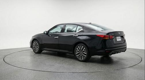 Super Black 2025 Nissan Altima SV FWD