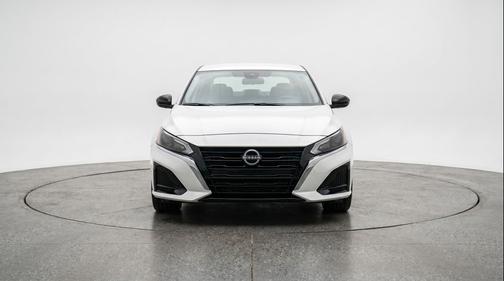 Glacier White 2025 Nissan Altima SV FWD