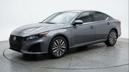 Gun Metallic 2025 Nissan Altima SV FWD