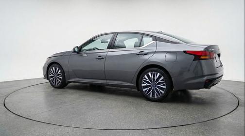 Gun Metallic 2025 Nissan Altima SV FWD