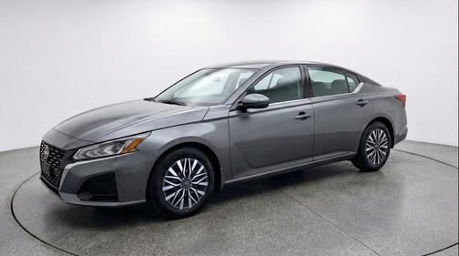 Gun Metallic 2025 Nissan Altima SV FWD