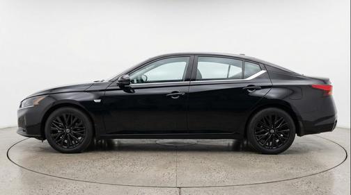 Super Black 2025 Nissan Altima SV FWD