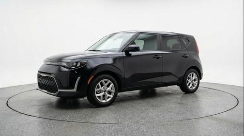 Fusion Black 2025 Kia Soul LX