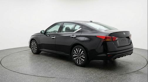 Super Black 2025 Nissan Altima SV FWD