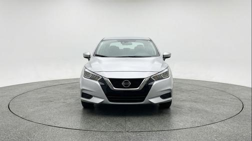 Brilliant Silver Metallic 2025 Nissan Versa 1.6 SV