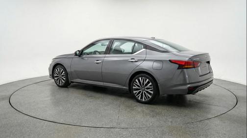Gun Metallic 2025 Nissan Altima SV FWD