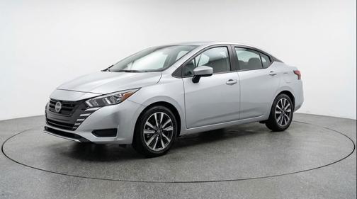Brilliant Silver Metallic 2025 Nissan Versa 1.6 SV