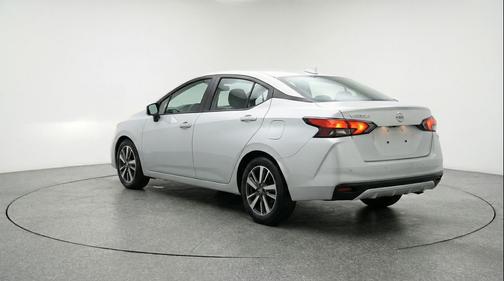 Brilliant Silver Metallic 2025 Nissan Versa 1.6 SV