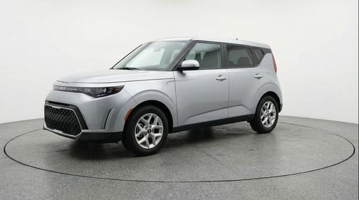 Steel Gray 2025 Kia Soul LX