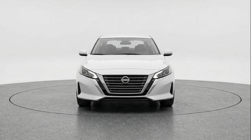 Glacier White 2025 Nissan Altima SV FWD