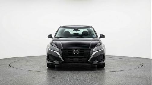 Super Black 2025 Nissan Altima SV FWD