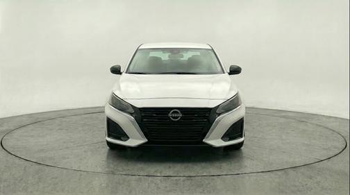 Glacier White 2025 Nissan Altima SV FWD