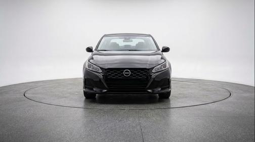 Super Black 2025 Nissan Altima SV FWD