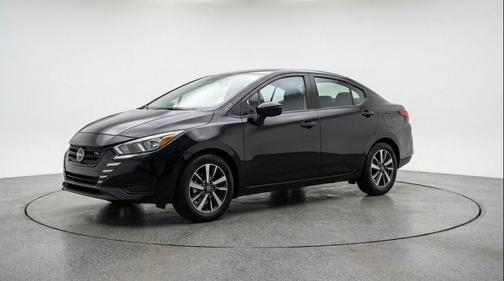 Super Black 2025 Nissan Versa 1.6 SV