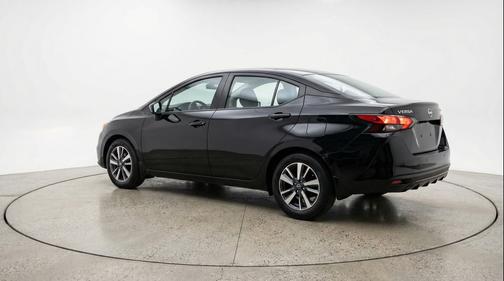 Super Black 2025 Nissan Versa 1.6 SV
