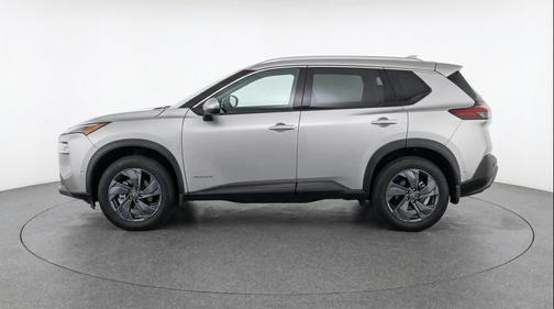 Brilliant Silver Metallic 2025 Nissan Rogue SV