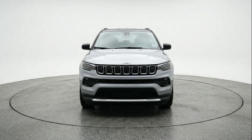 Silver Zynith Metallic Clearcoat 2025 Jeep Compass Limited