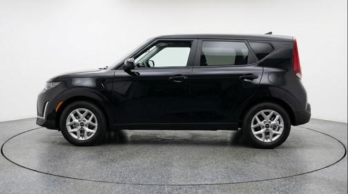 Fusion Black 2025 Kia Soul LX