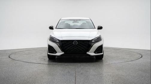 Glacier White 2025 Nissan Altima SV FWD