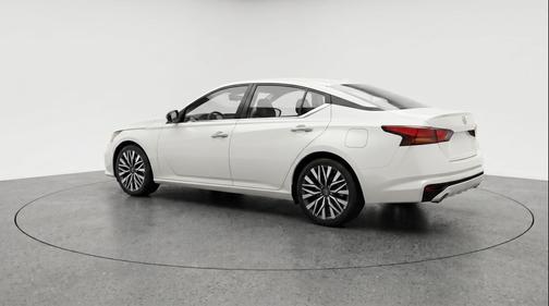 Glacier White 2025 Nissan Altima SV FWD