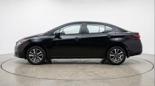 Super Black 2025 Nissan Versa 1.6 SV