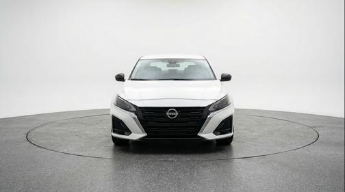 Glacier White 2025 Nissan Altima SV FWD