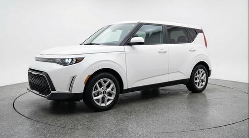 Snow White Pearl 2025 Kia Soul LX