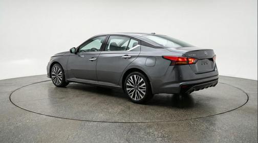 Gun Metallic 2025 Nissan Altima SV FWD