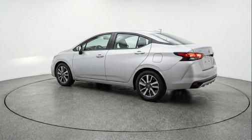 Brilliant Silver Metallic 2025 Nissan Versa 1.6 SV