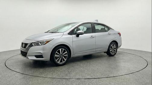 Brilliant Silver Metallic 2025 Nissan Versa 1.6 SV