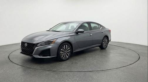 Gun Metallic 2025 Nissan Altima SV FWD
