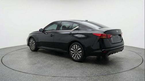 Super Black 2025 Nissan Altima SV FWD