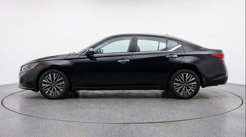 Super Black 2025 Nissan Altima SV FWD