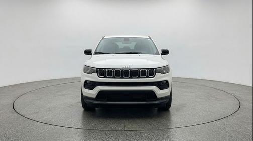 Bright White Clearcoat 2025 Jeep Compass Latitude
