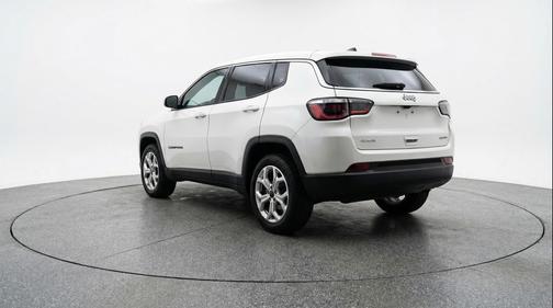 Bright White Clearcoat 2025 Jeep Compass Latitude