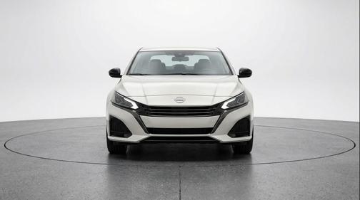 Glacier White 2025 Nissan Altima SV FWD