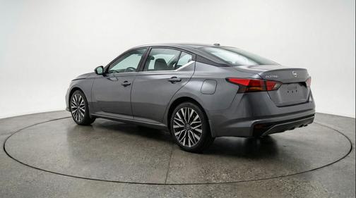 Gun Metallic 2025 Nissan Altima SV FWD